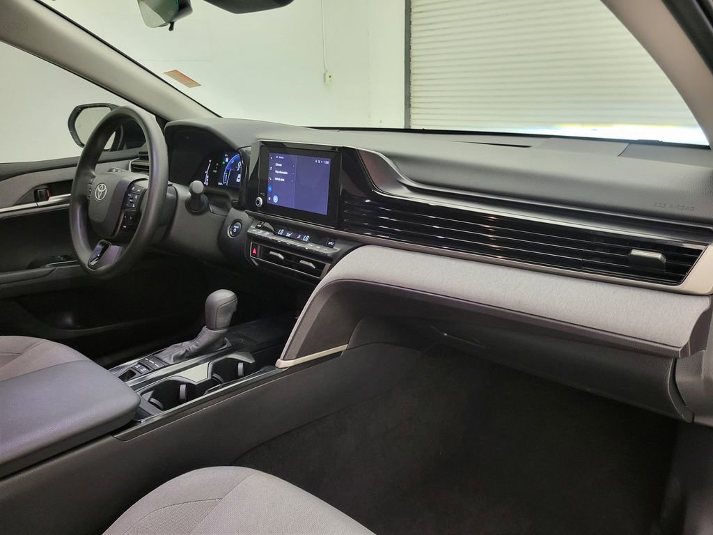 Used 2025 Toyota Camry LE image 34