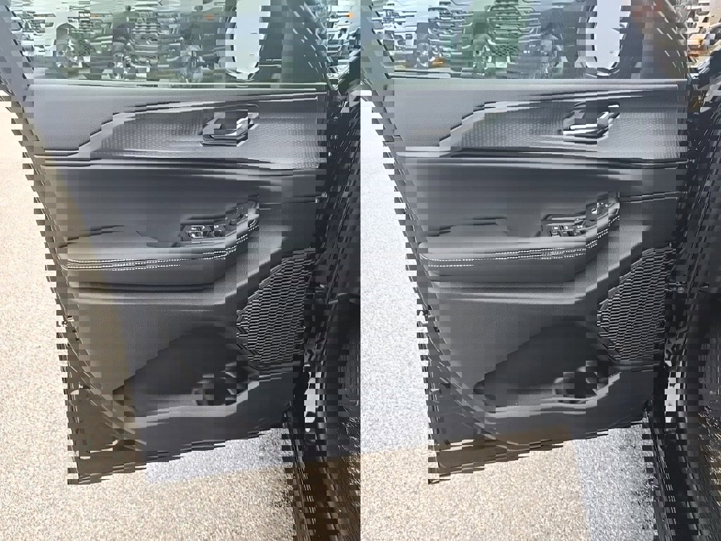 New 2025 Jeep Grand Cherokee Laredo X image 18