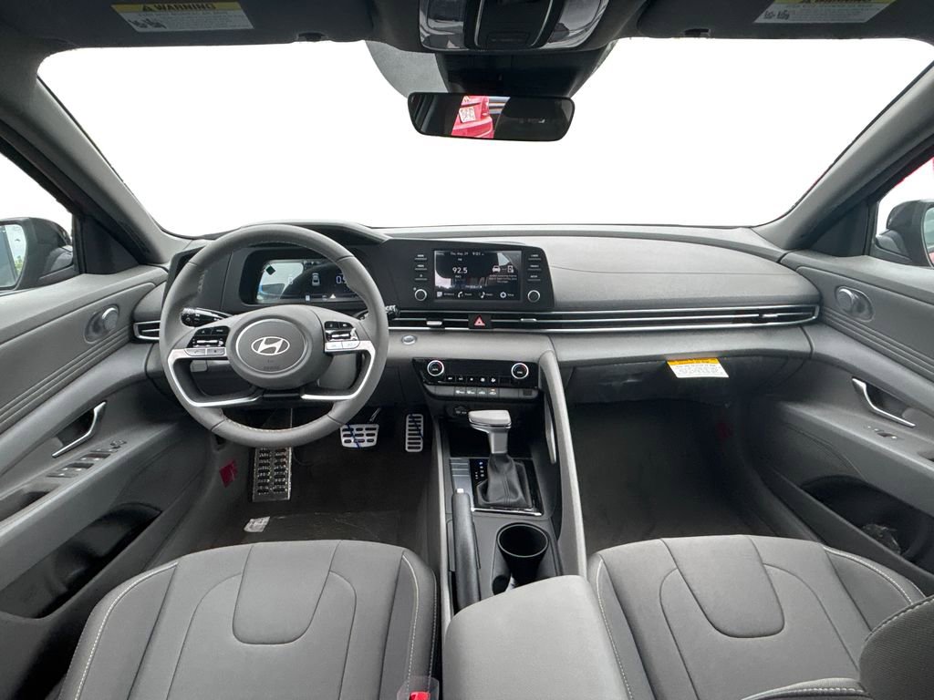 New 2025 Hyundai Elantra Sport image 9