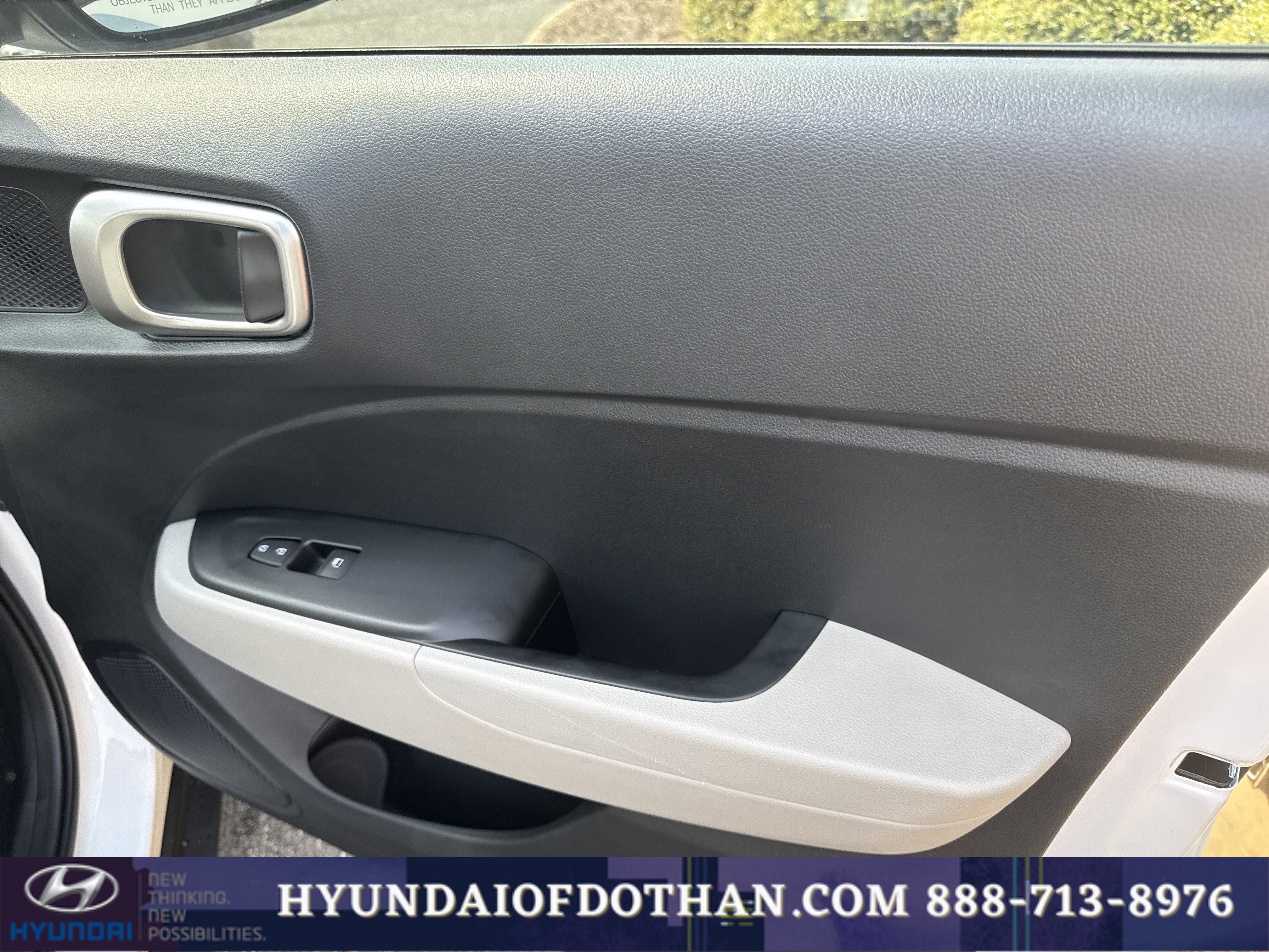 Certified 2025 Hyundai Venue SEL FWD image 16