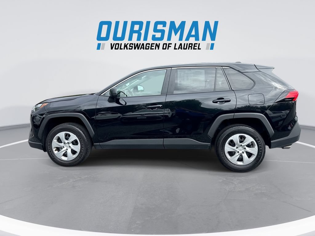 Used 2025 Toyota RAV4 LE AWD/4WD image 5