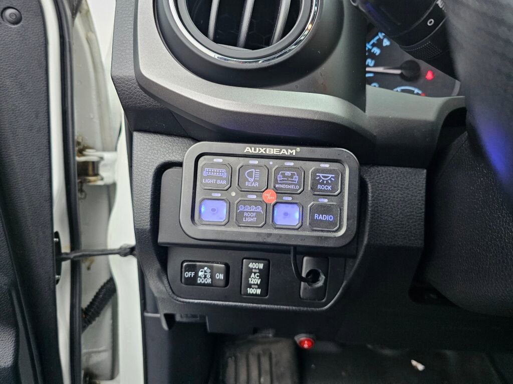 Used 2016 Toyota Tacoma TRD Off-Road image 20