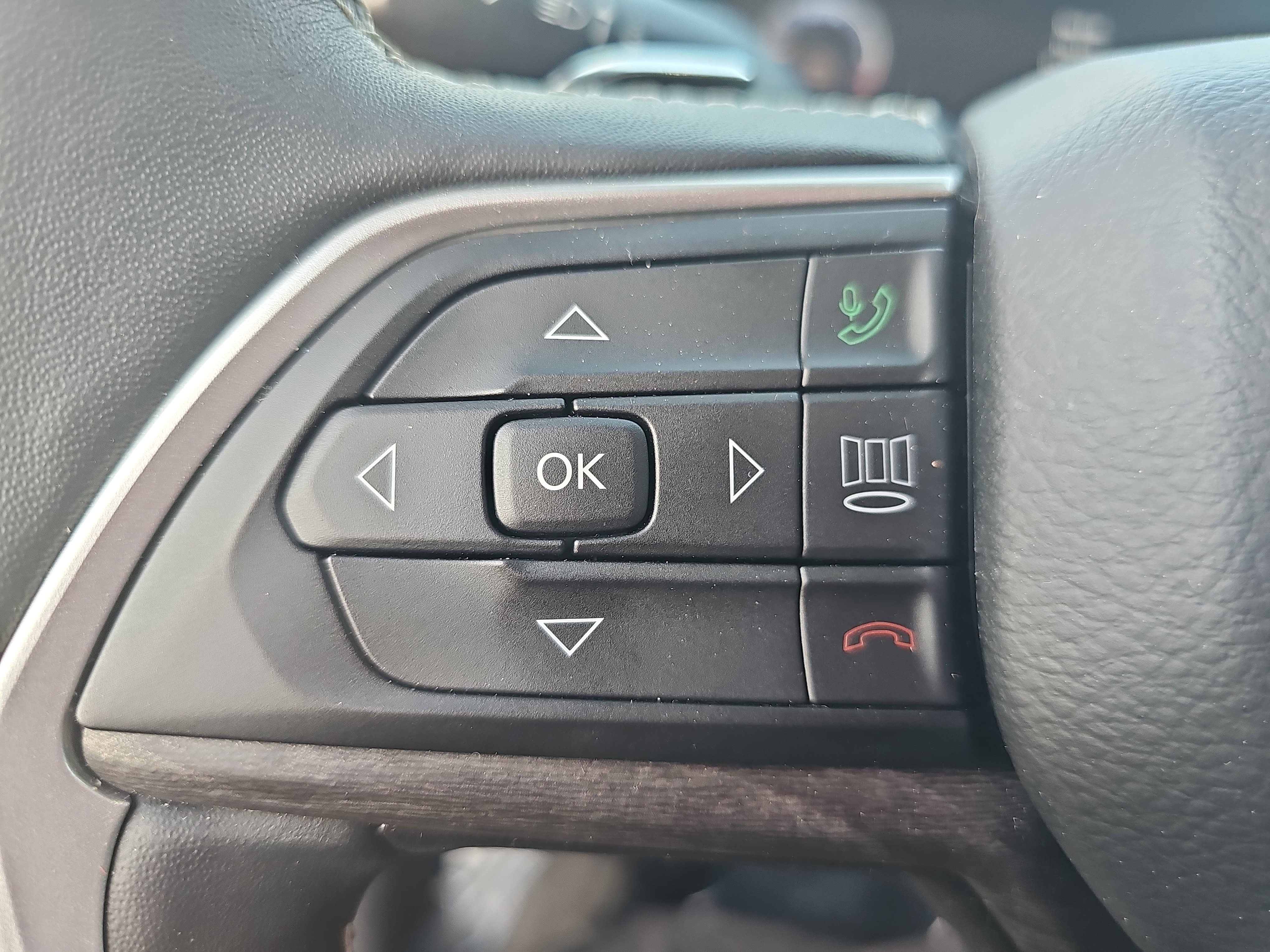 Used 2022 Jeep Grand Cherokee L Limited RWD image 18