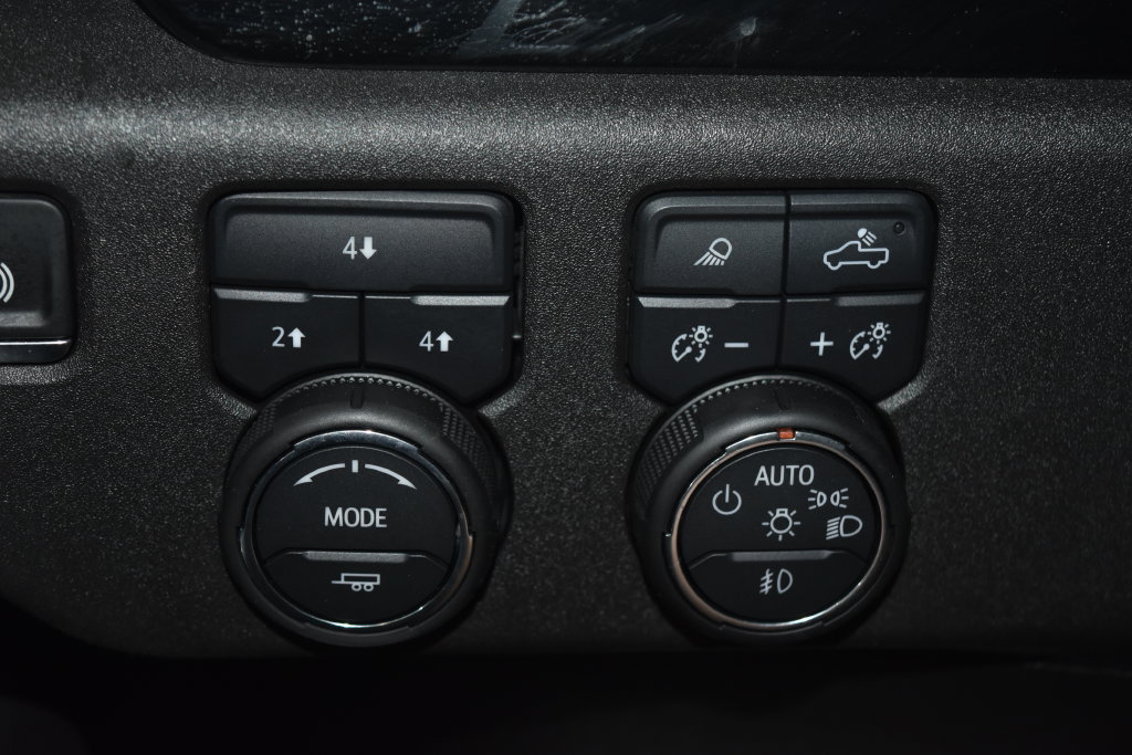Used 2025 Chevrolet Silverado 2500 LT w/ Safety Package AWD/4WD image 16