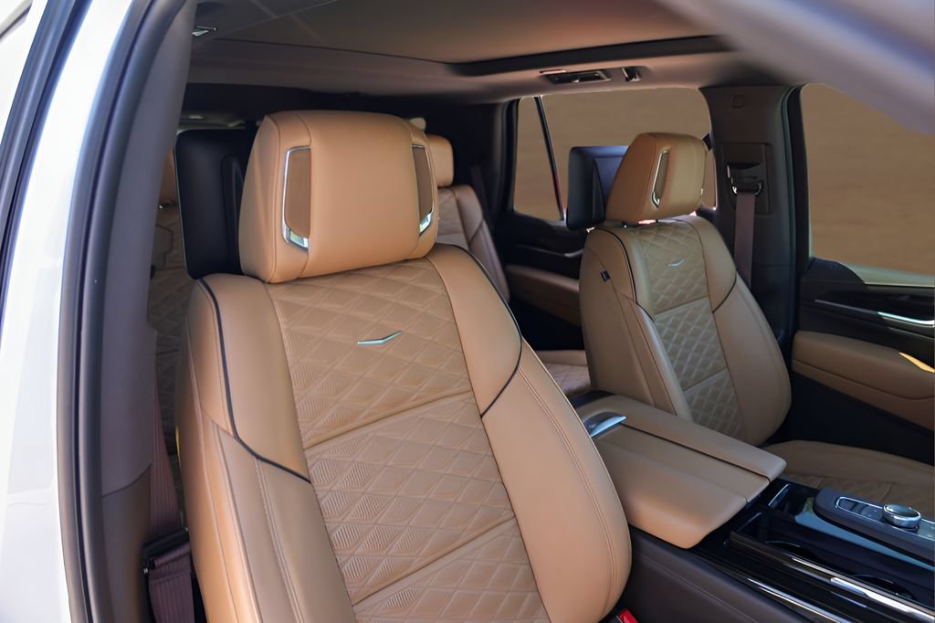 Used 2024 Cadillac Escalade Sport w/ Touring Package AWD/4WD image 33