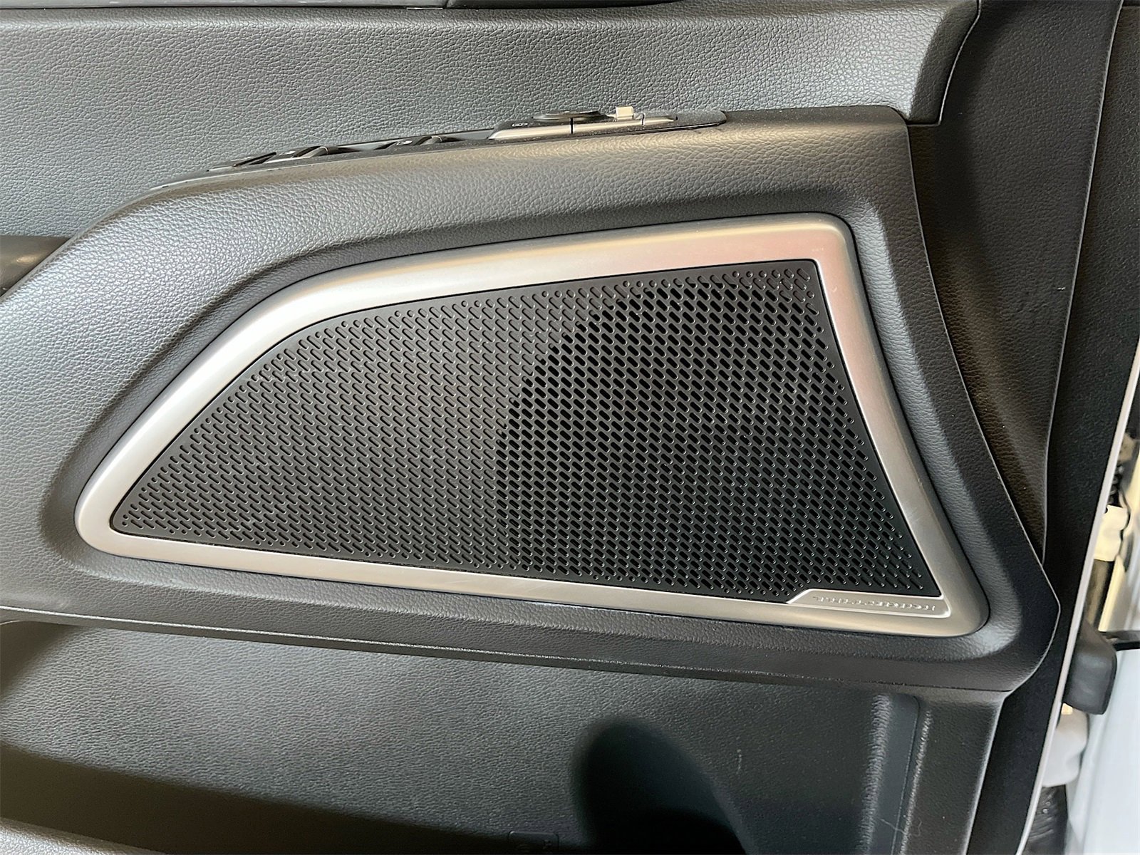 Used 2022 Kia Telluride EX w/ EX Premium Package image 19