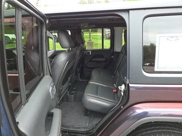 Used 2024 Jeep Wrangler Unlimited Sahara w/ Technology Group AWD/4WD image 20