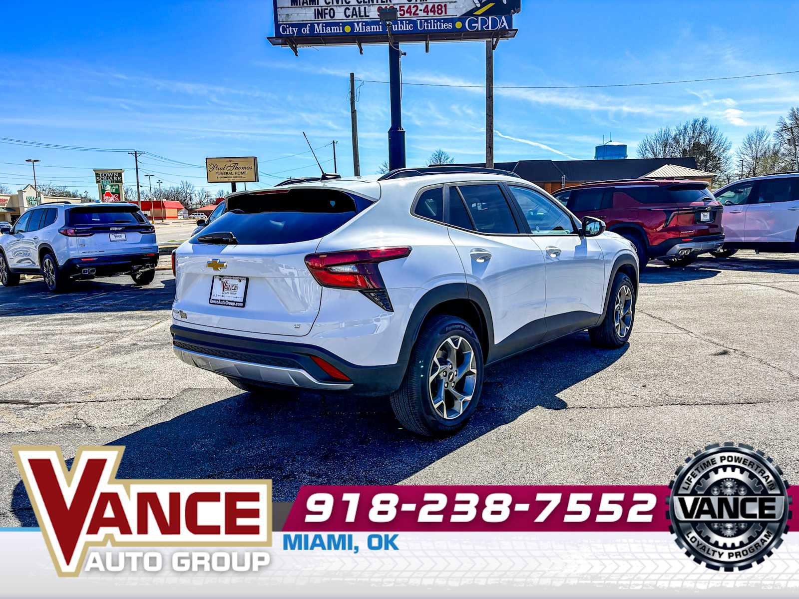 Used 2025 Chevrolet Trax LT w/ LT Convenience Package image 7