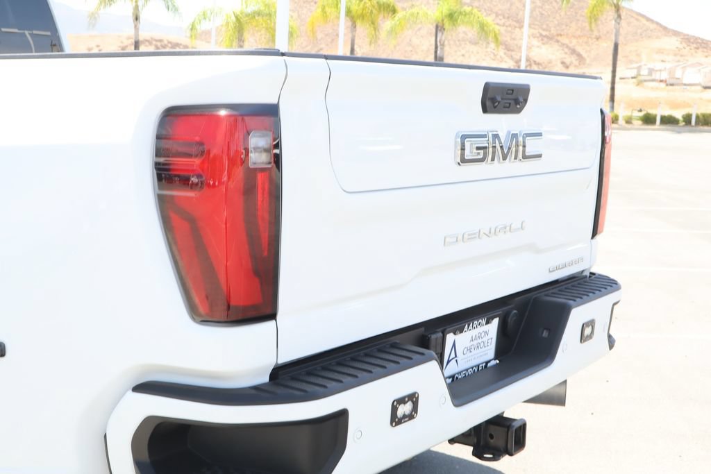 Used 2024 GMC Sierra 3500 Denali Ultimate AWD/4WD image 16