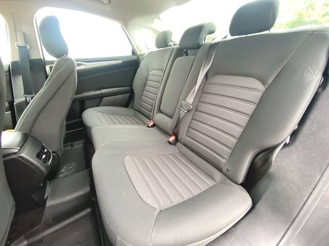 Used 2020 Ford Fusion SE AWD/4WD image 24