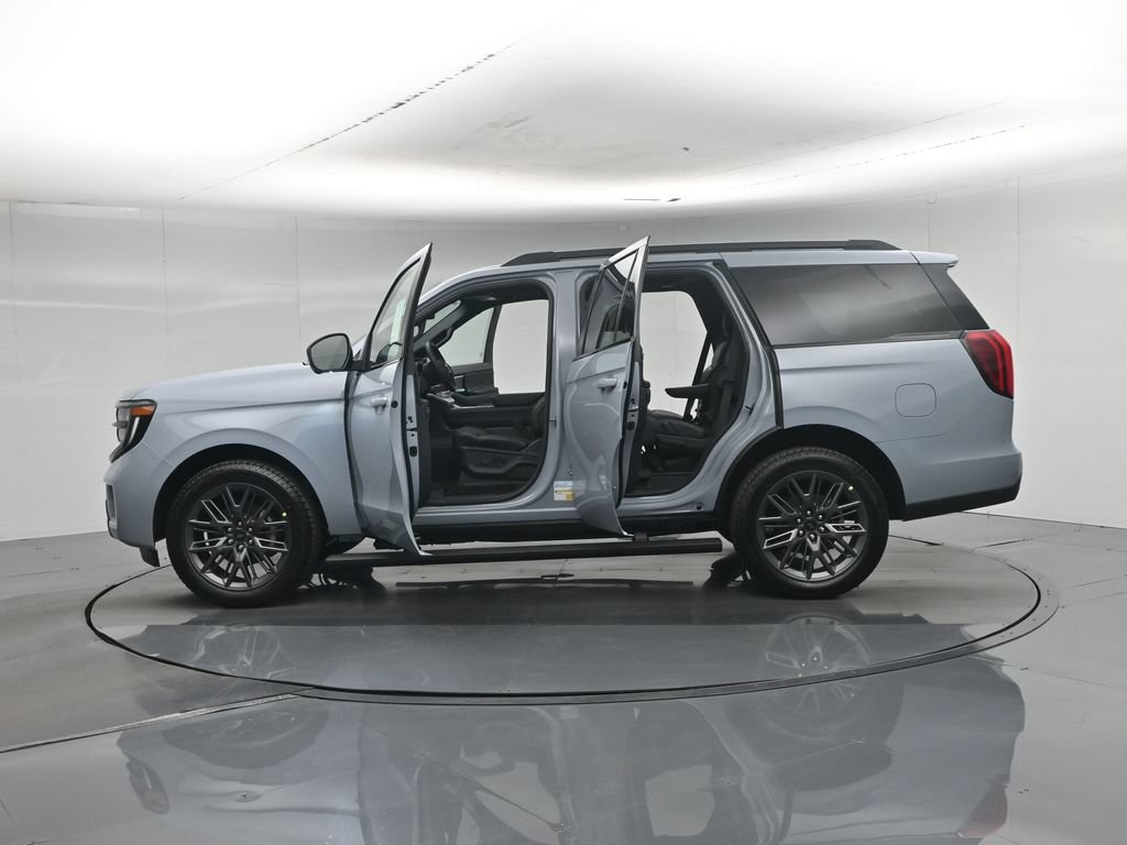 New 2027 Ford Expedition Platinum w/ Stealth Appearance Package AWD/4WD image 4