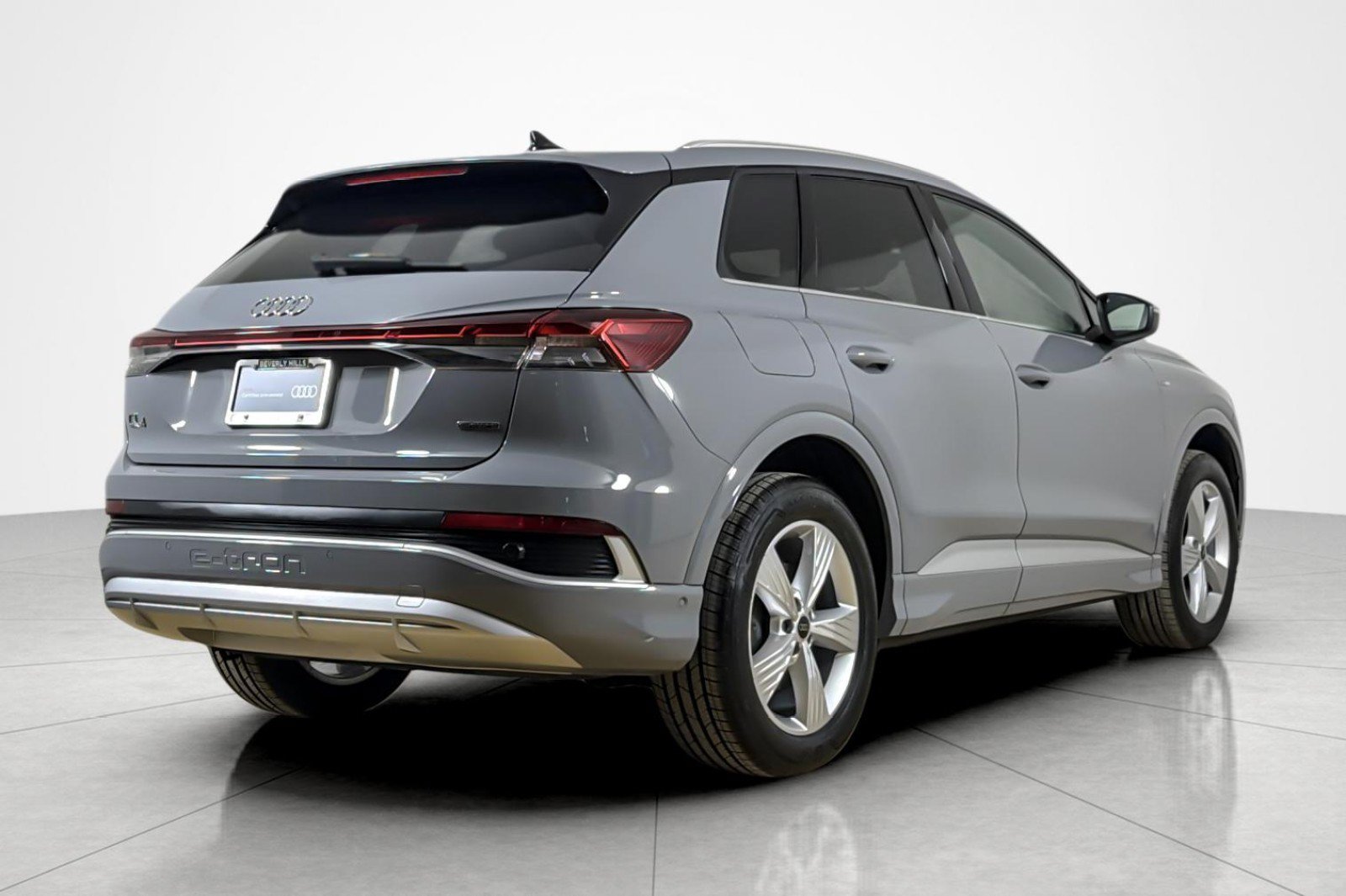 Certified 2023 Audi Q4 e-tron Premium Plus w/ Premium Plus AWD/4WD image 5