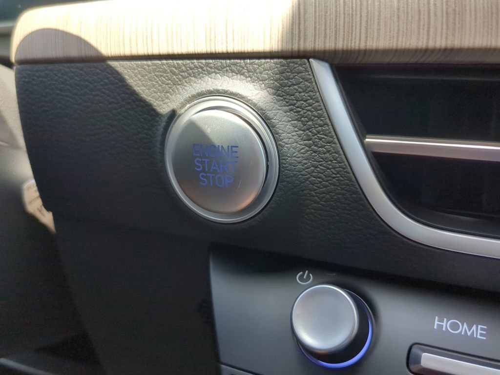 New 2025 Hyundai Sonata Limited image 2