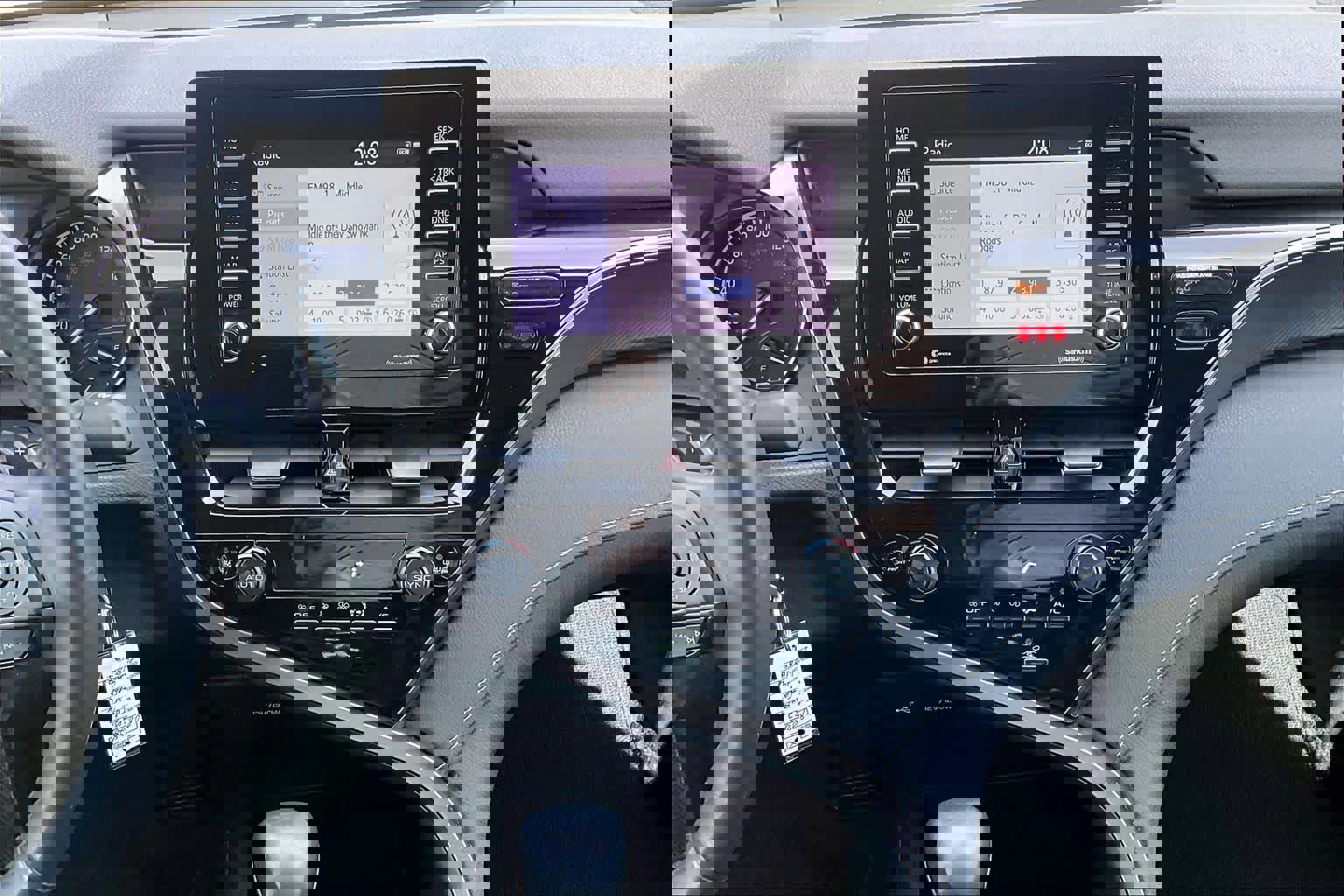 Used 2023 Toyota Camry SE image 7