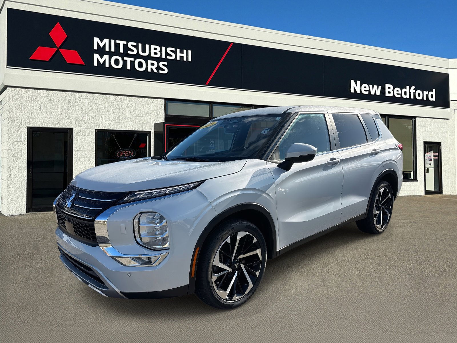 Used 2024 Mitsubishi Outlander SE