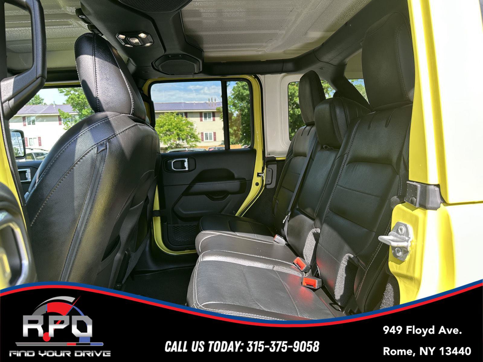Used 2023 Jeep Wrangler Unlimited Sahara w/ LED Lighting Group AWD/4WD image 29