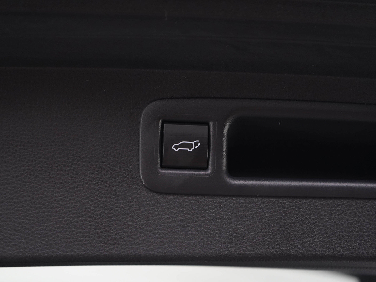 Used 2025 Toyota Highlander XLE AWD/4WD image 18