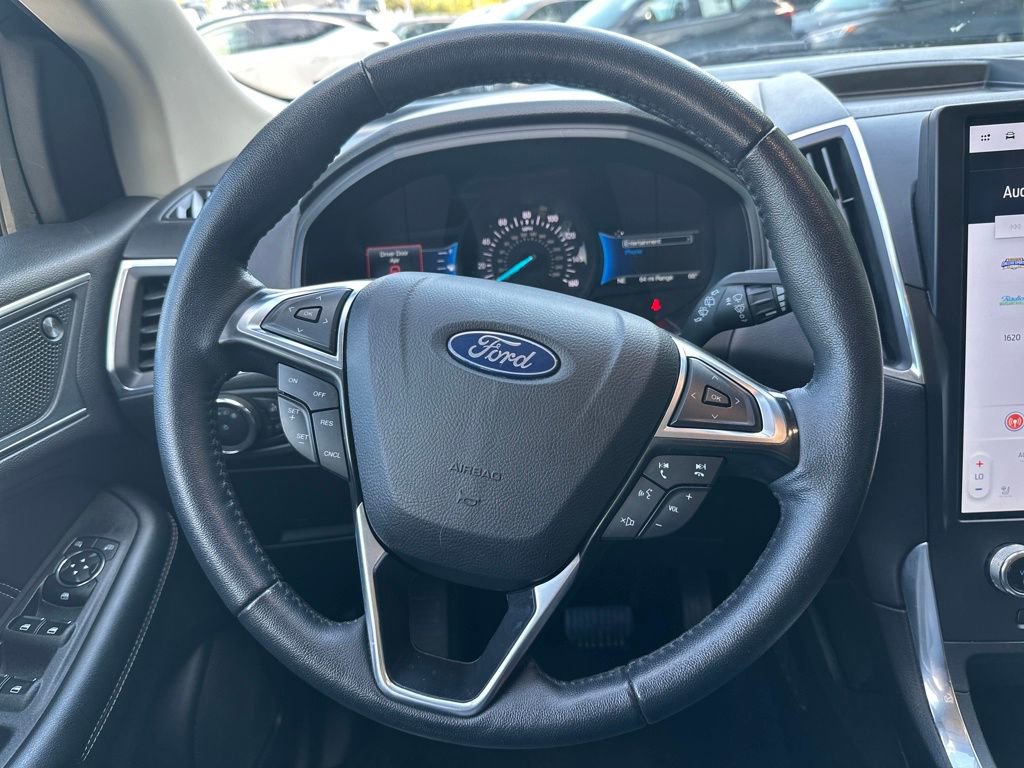 Used 2024 Ford Edge Titanium image 28