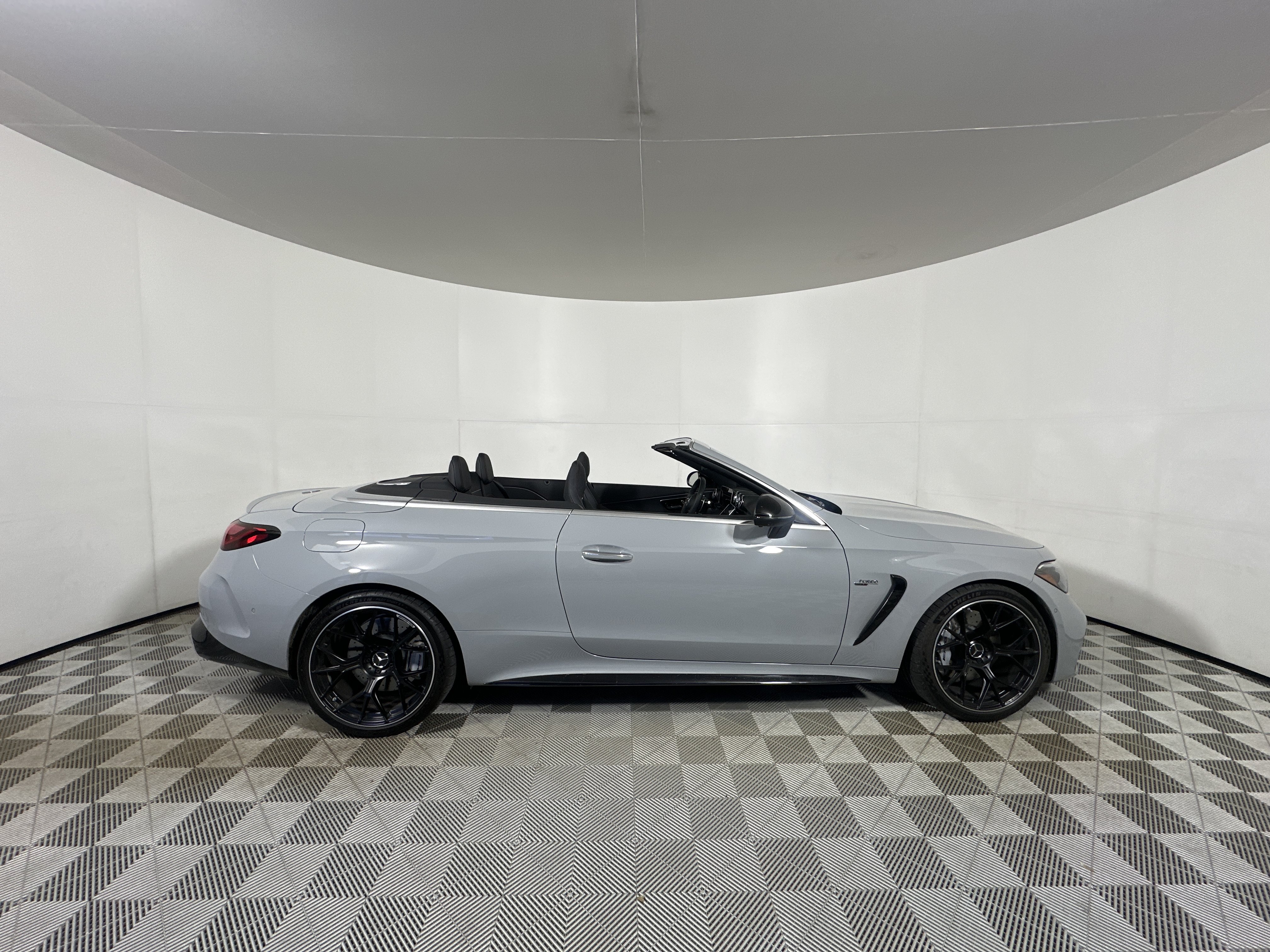 Used 2025 Mercedes-Benz CLE 53 AMG 4MATIC Cabriolet image 8
