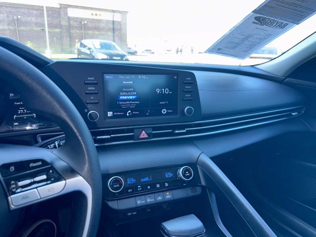 Used 2022 Hyundai Elantra SEL FWD image 22