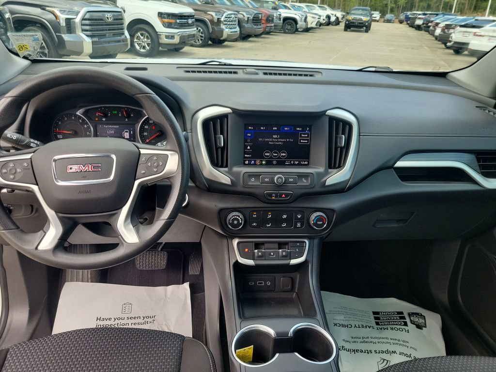 Used 2022 GMC Terrain SLE image 24