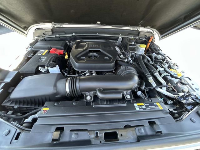 Used 2024 Jeep Wrangler Unlimited Sahara AWD/4WD image 10