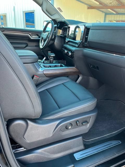 Used 2024 GMC Sierra 1500 SLT AWD/4WD image 11