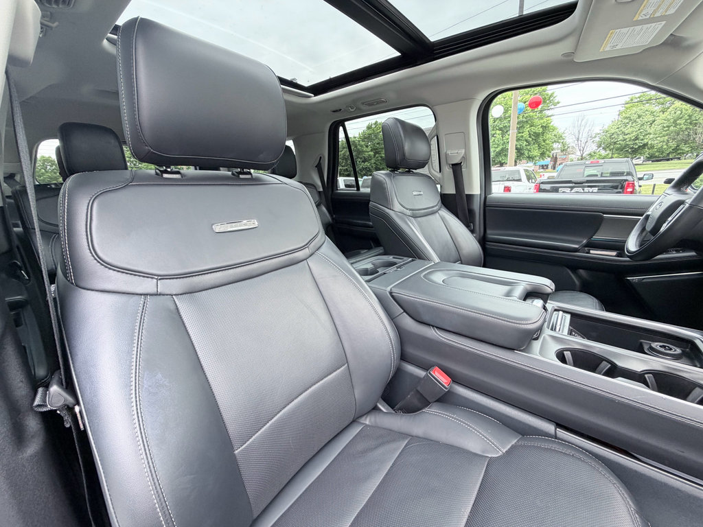 Used 2025 Ford Expedition Platinum AWD/4WD image 25