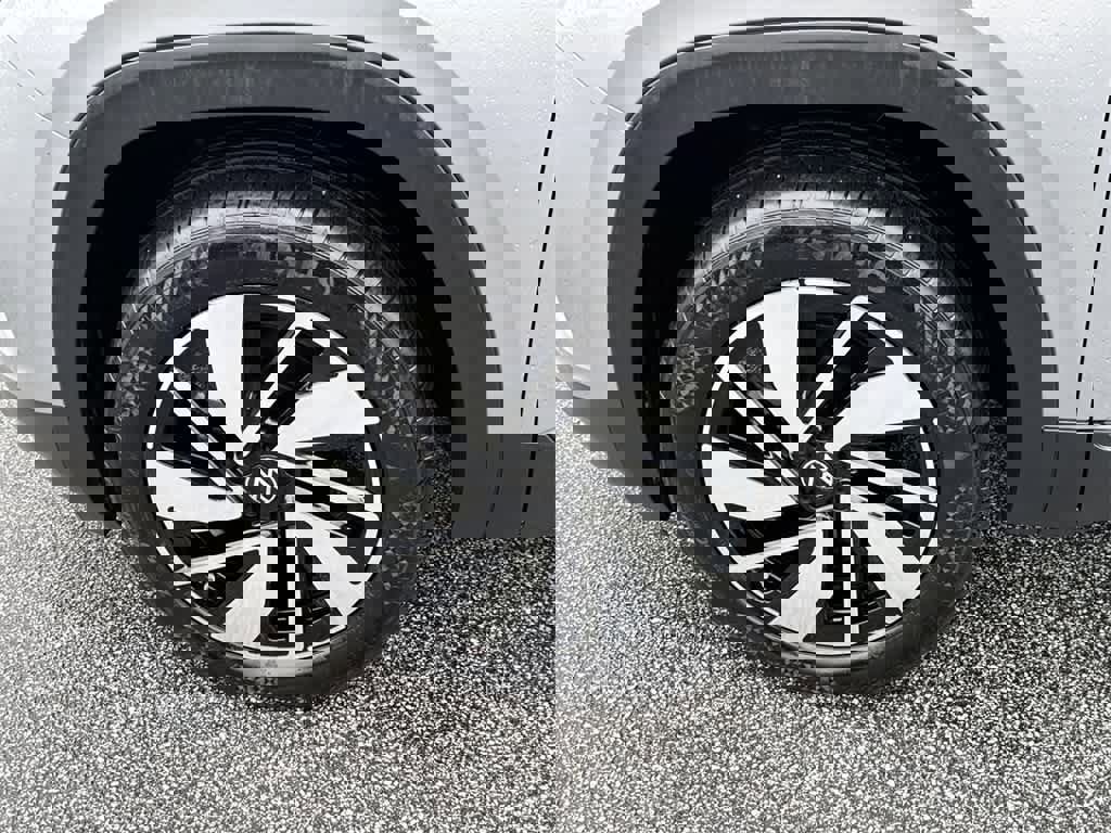 Used 2024 Volkswagen Atlas SE image 9