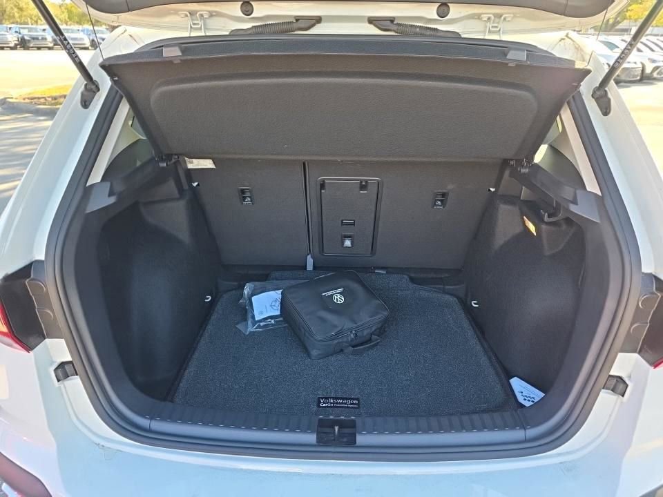 Used 2023 Volkswagen Taos SE w/ Black Wheel Package image 26