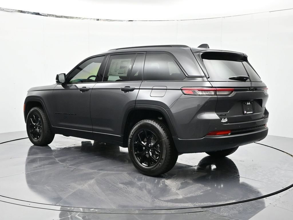 New 2025 Jeep Grand Cherokee Altitude image 8