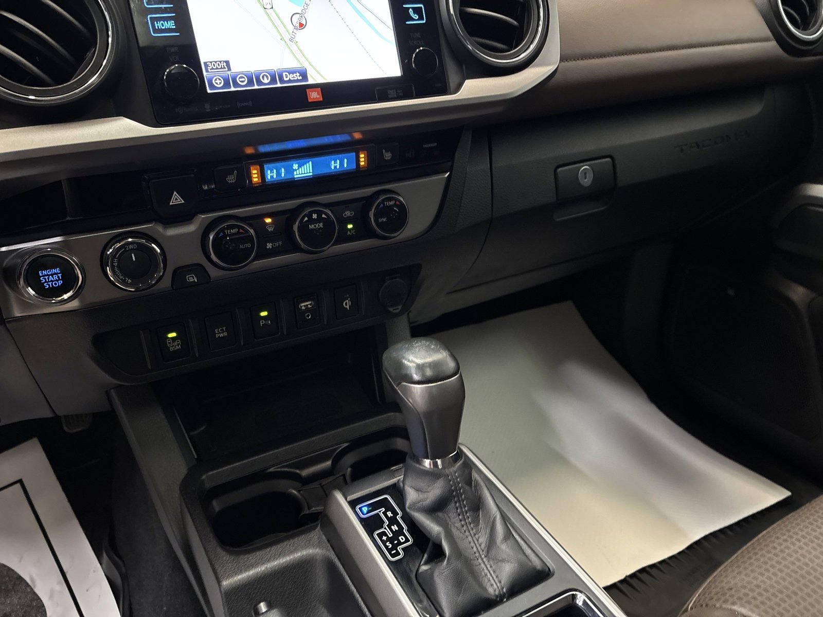 Used 2017 Toyota Tacoma Limited image 22