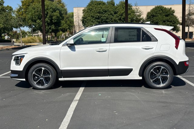 New 2026 Kia Niro LX FWD image 10