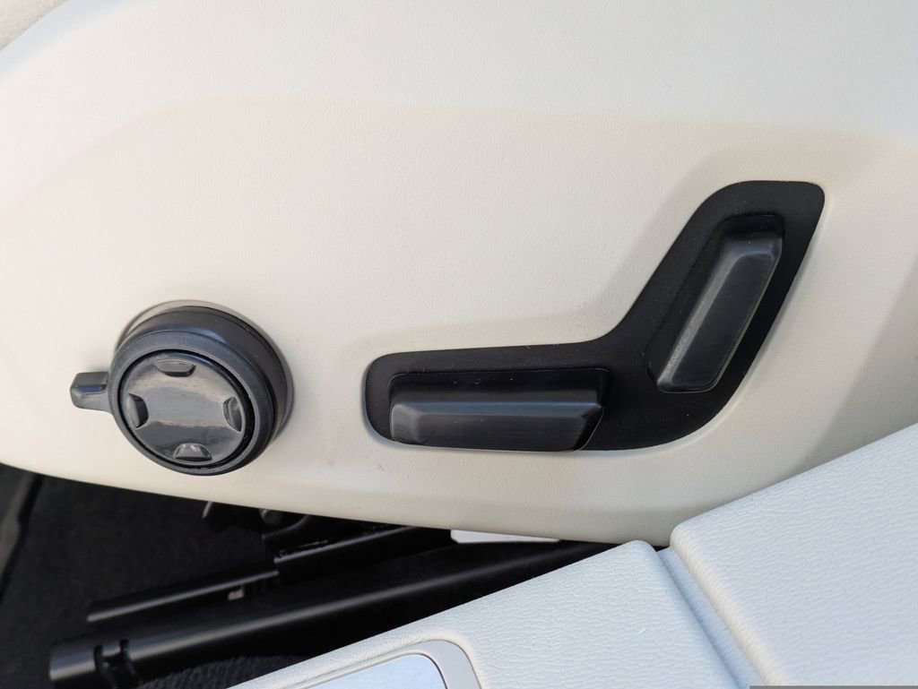 Certified 2024 Volvo S60 B5 Ultimate w/ Climate Package image 23