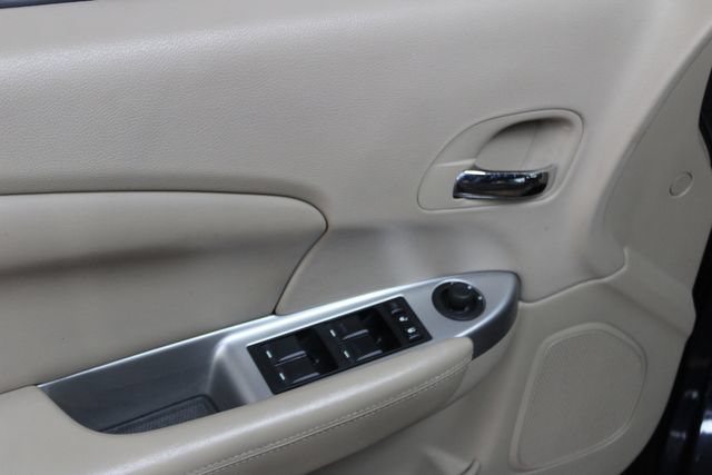 Used 2012 Chrysler 200 Limited FWD image 12