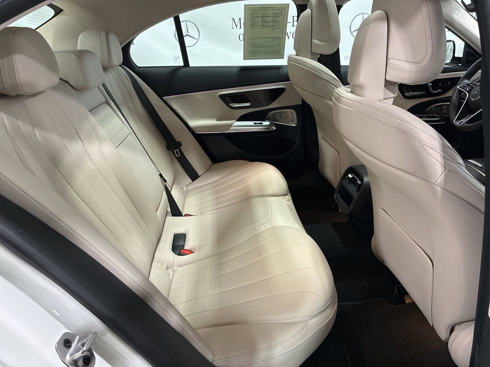 Used 2024 Mercedes-Benz E 350 4MATIC Sedan image 31