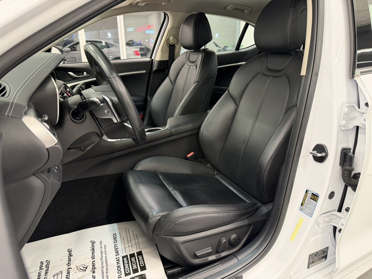 Used 2022 Genesis G70 2.0T image 34