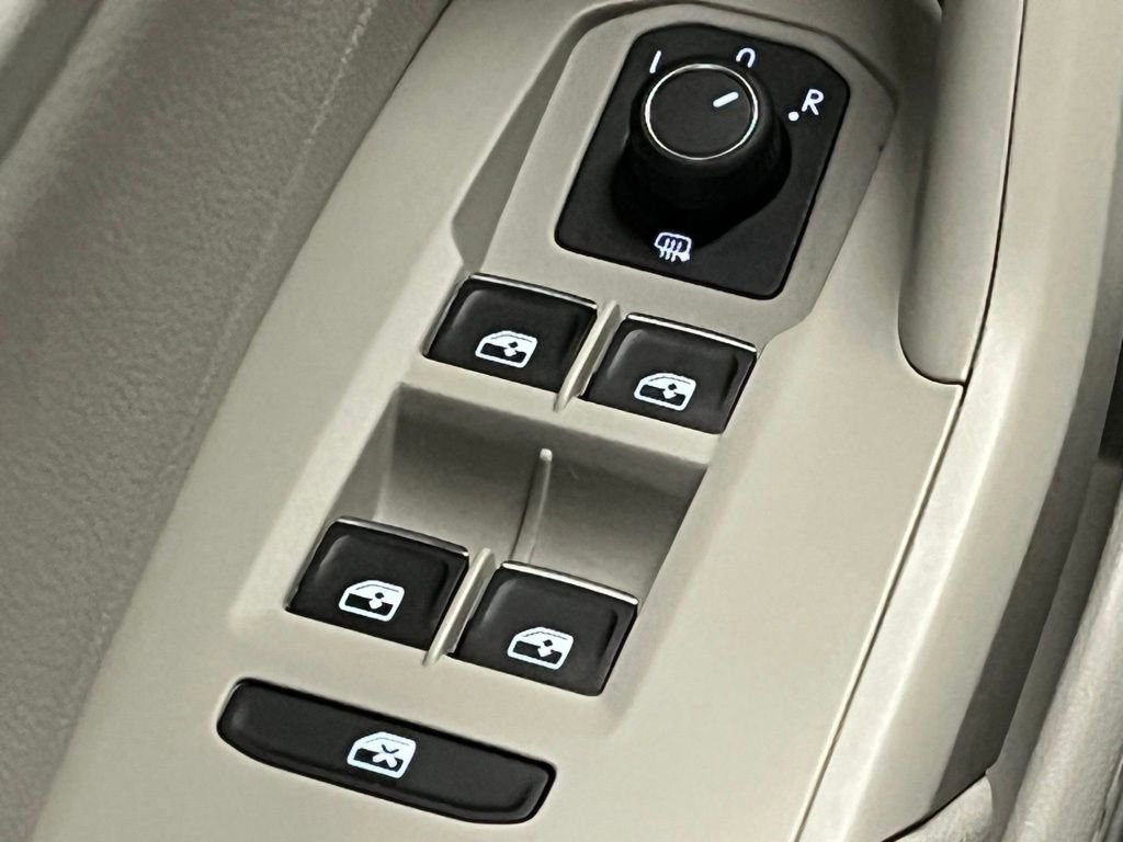 Used 2021 Volkswagen Jetta SE w/ SE Cold Weather Package image 15