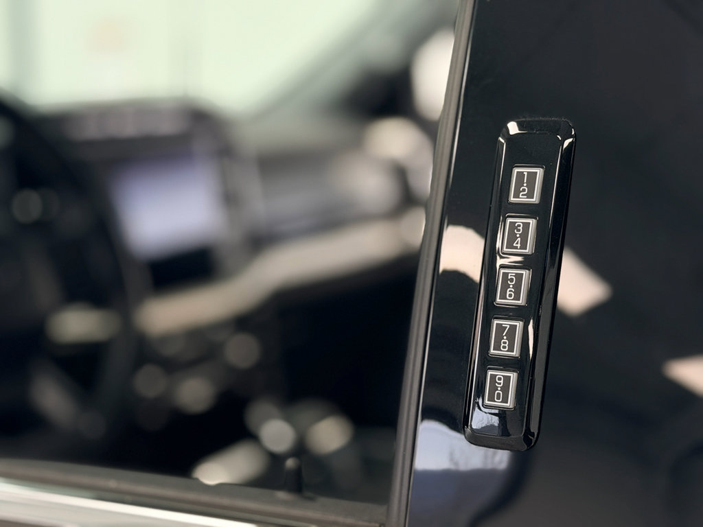 Used 2023 Ford F150 Lariat w/ Trailer Tow Package image 14