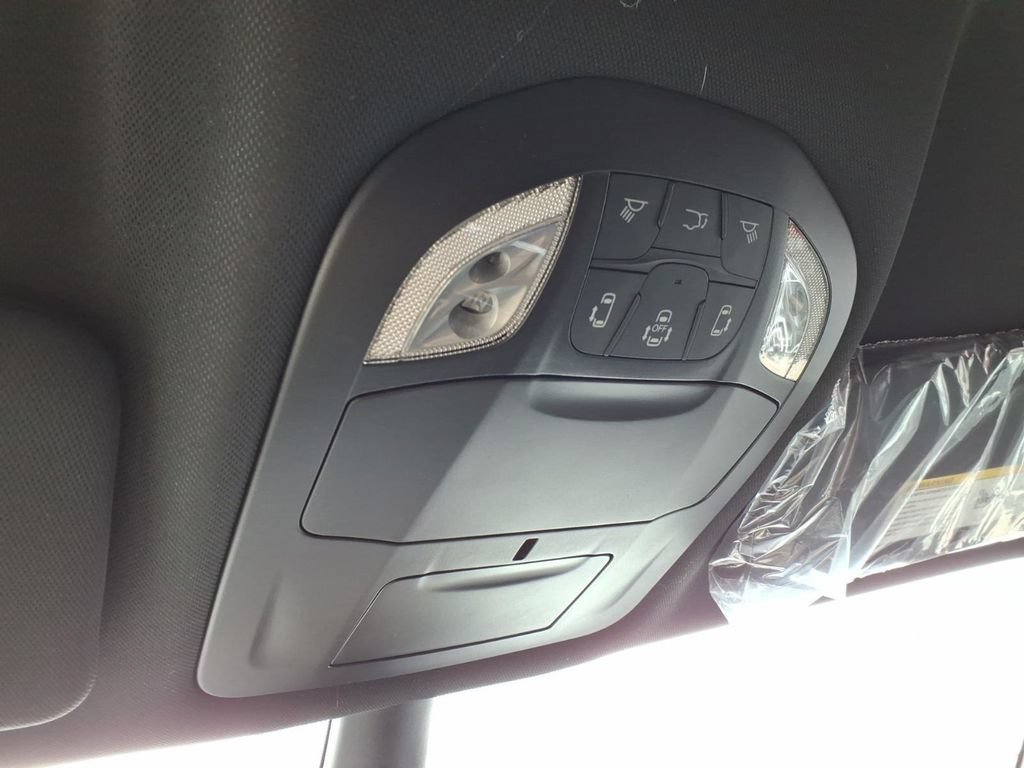 New 2026 Chrysler Pacifica Select FWD image 24