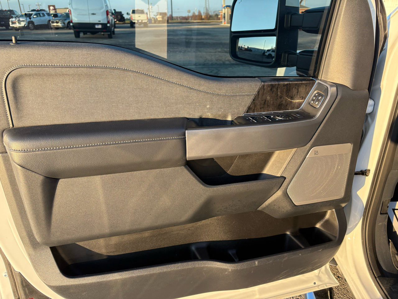 Used 2023 Ford F350 Lariat image 13