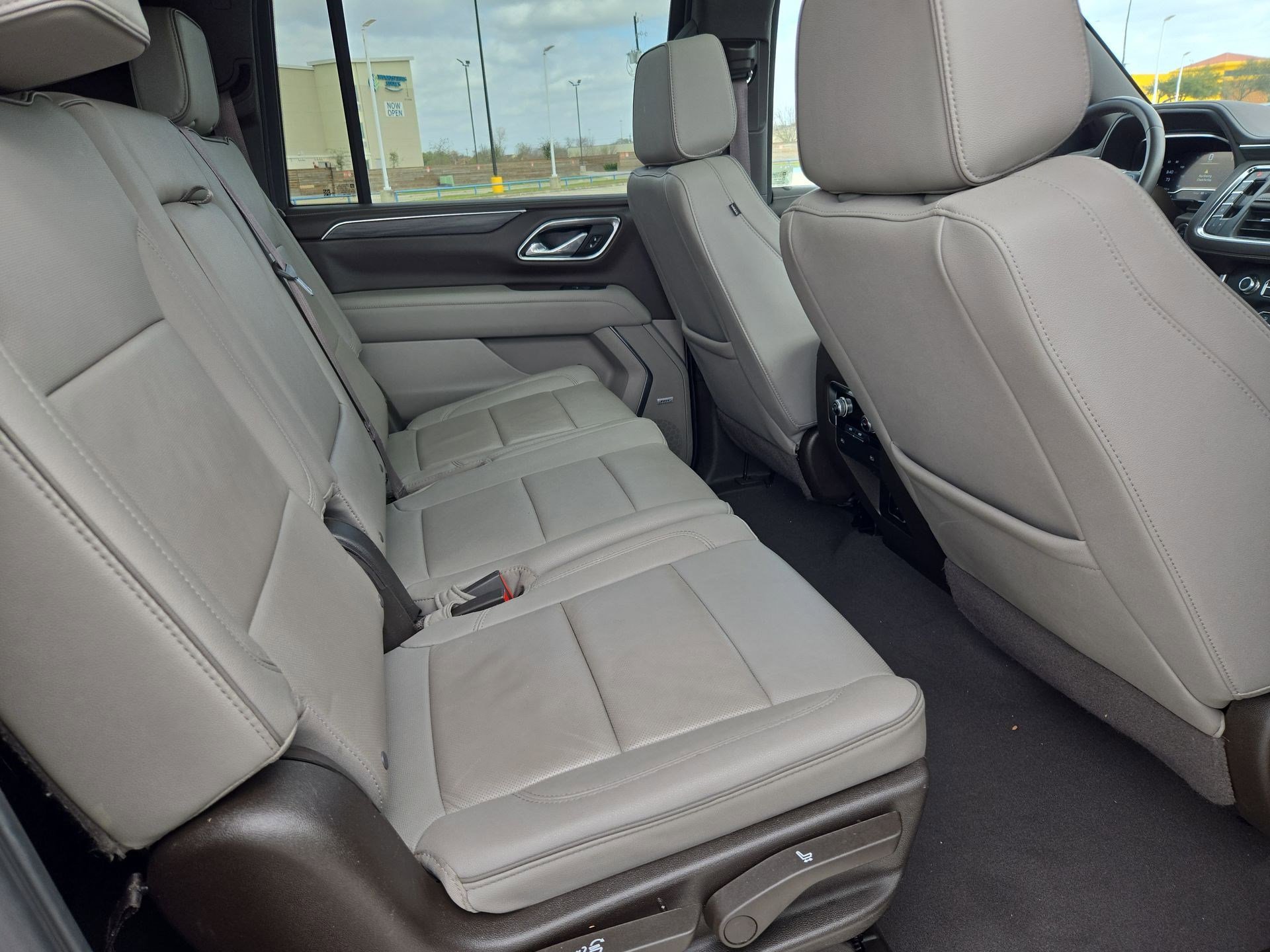 Used 2024 GMC Yukon XL SLT image 31