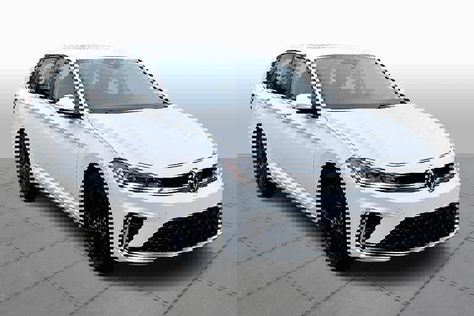 Used 2025 Volkswagen Jetta SE image 2