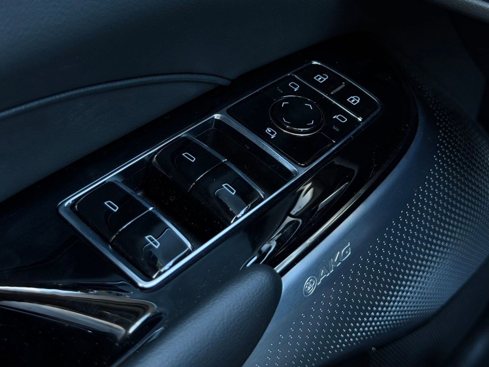 New 2026 Cadillac Lyriq V image 11