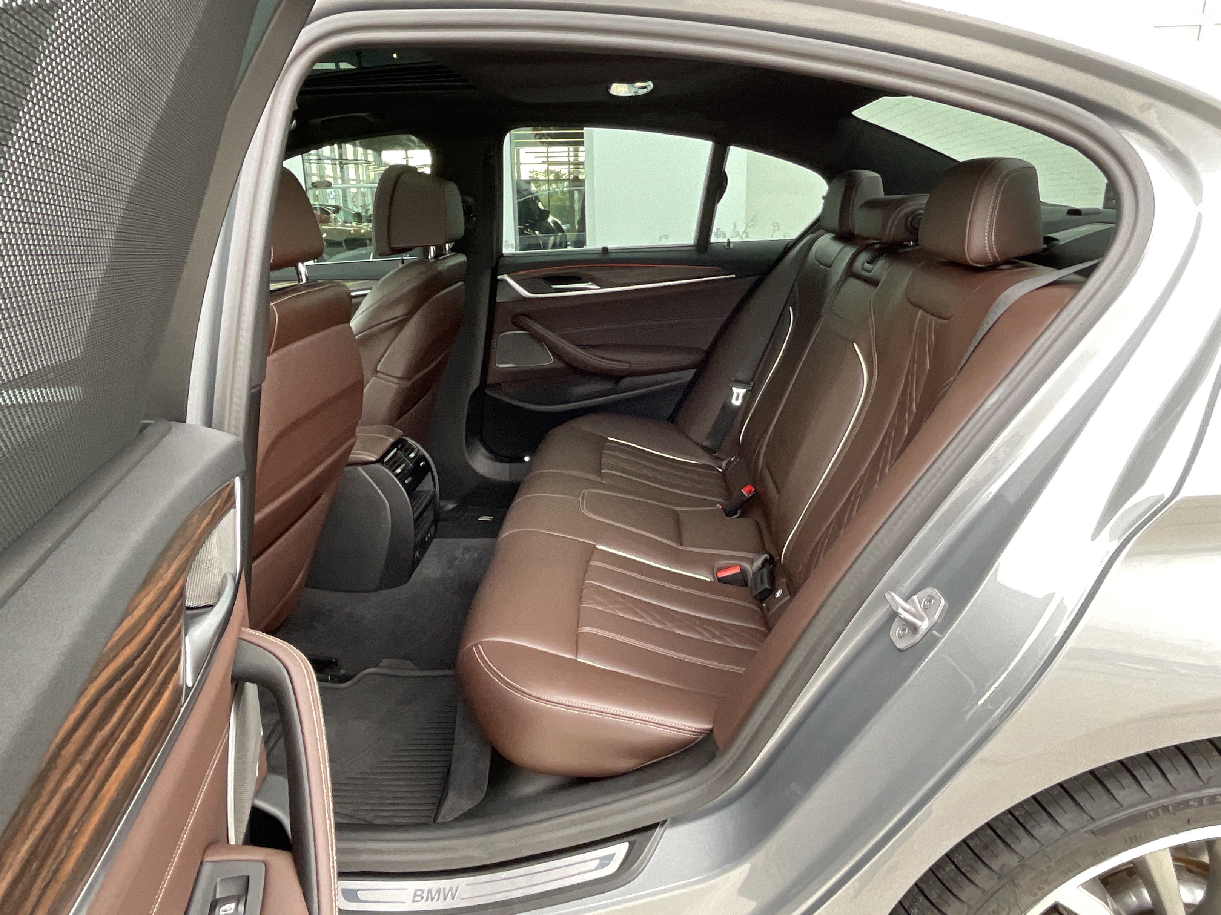 Certified 2023 BMW 540i w/ Executive Package image 25