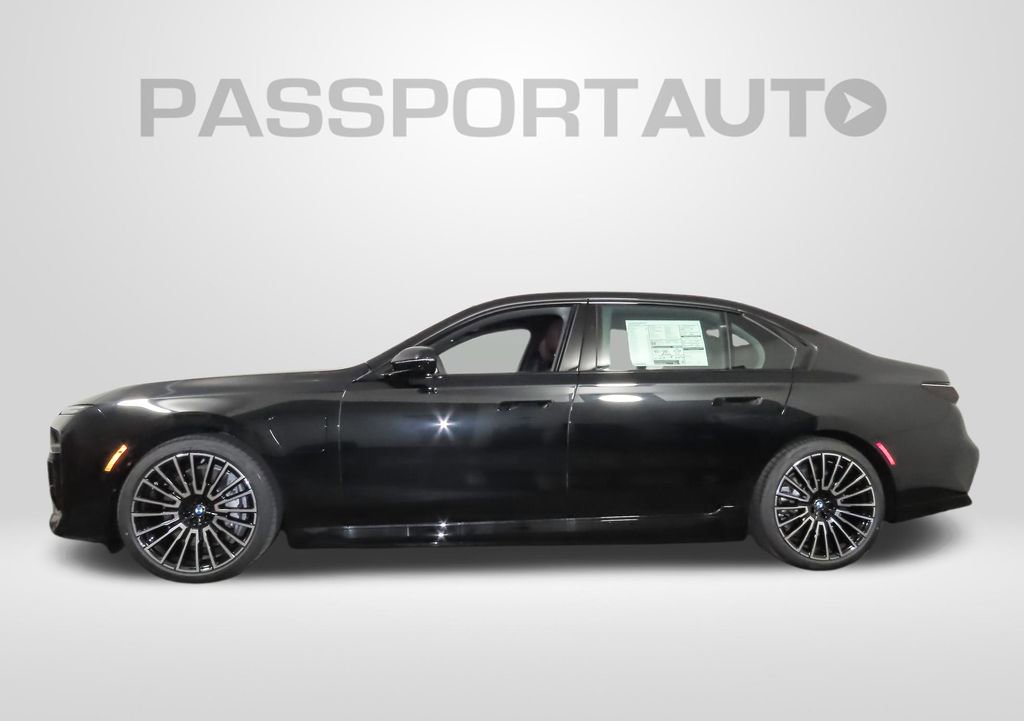 New 2025 BMW 750e xDrive image 2