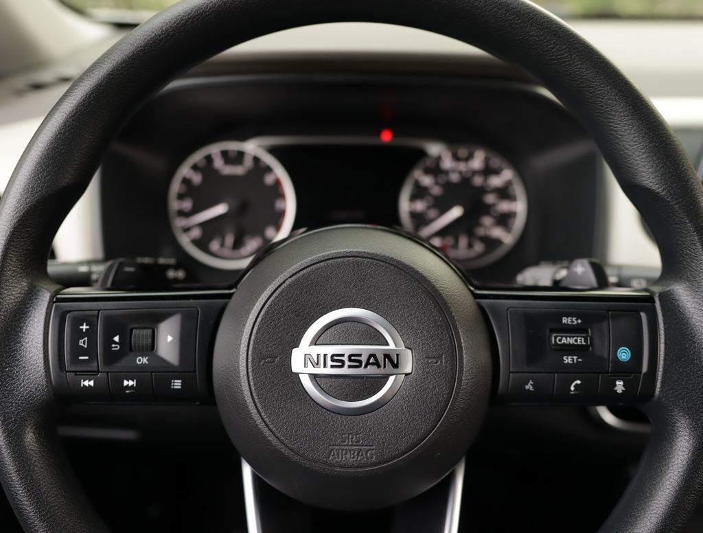 Used 2021 Nissan Rogue SV FWD image 11