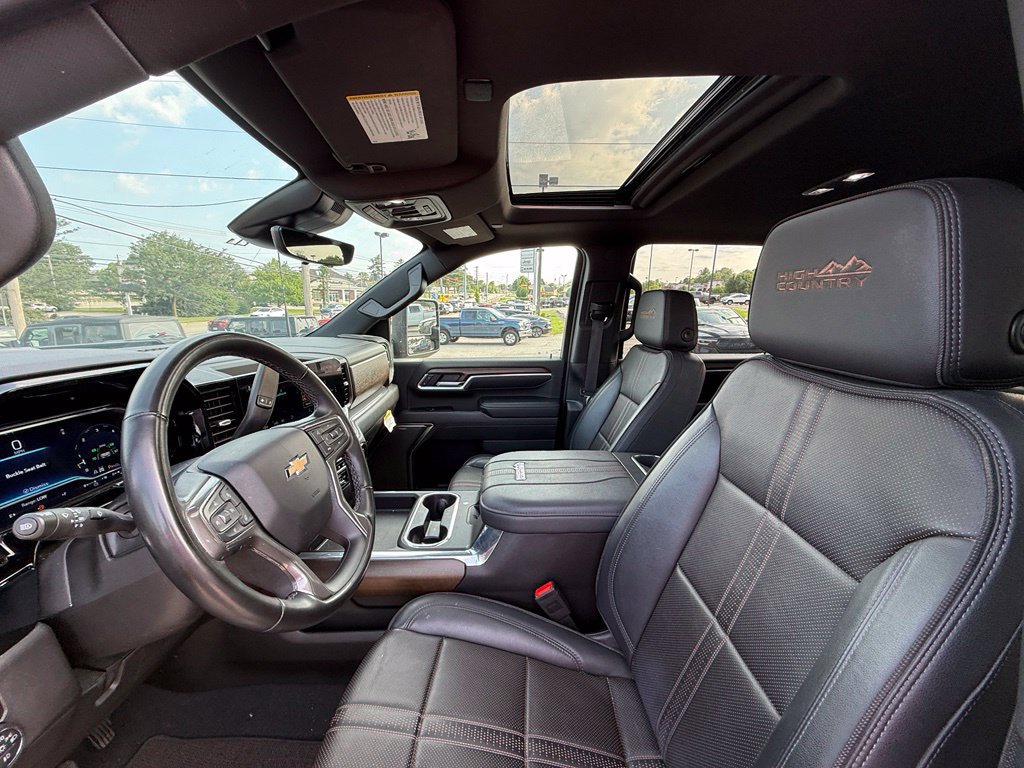 Used 2025 Chevrolet Silverado 2500 High Country w/ High Country Premium Package AWD/4WD image 13