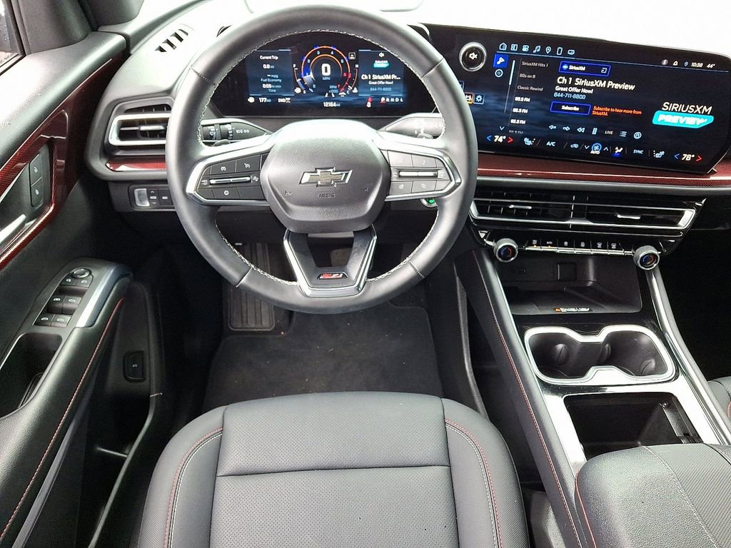 Used 2025 Chevrolet Traverse Z71 w/ Driver Confidence Package image 11