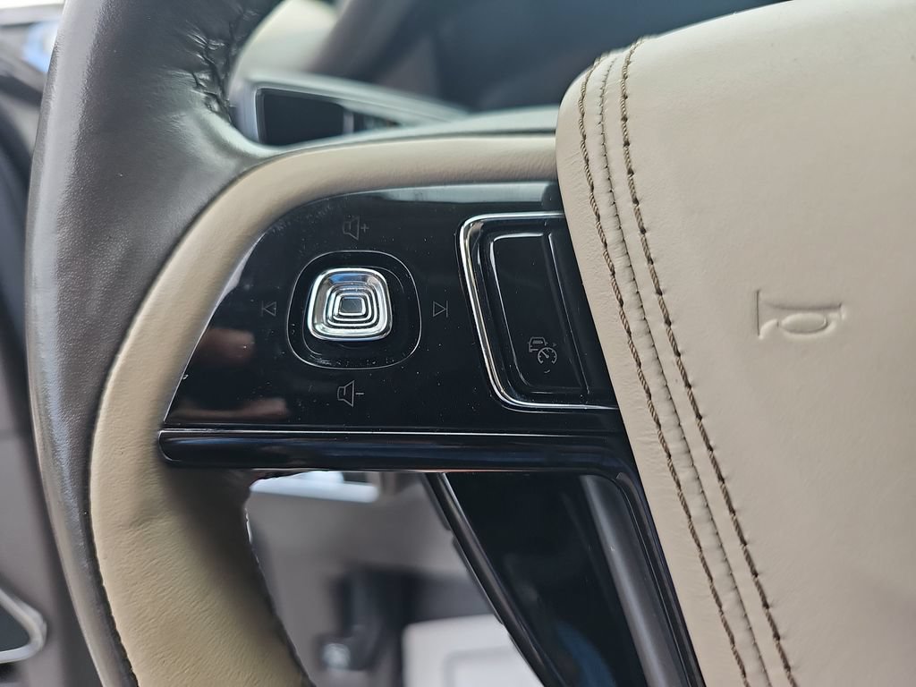 Used 2022 Lincoln Aviator Reserve w/ Equipment Group 201A RWD image 17